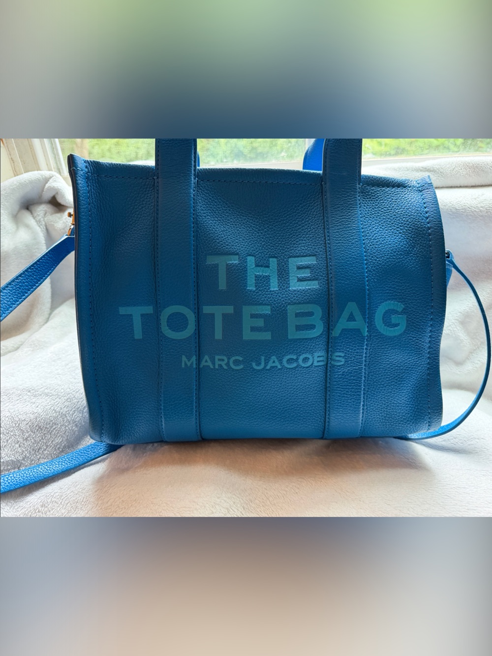 Marc Jacobs The Medium Leather Tote Bag in Blue Sea